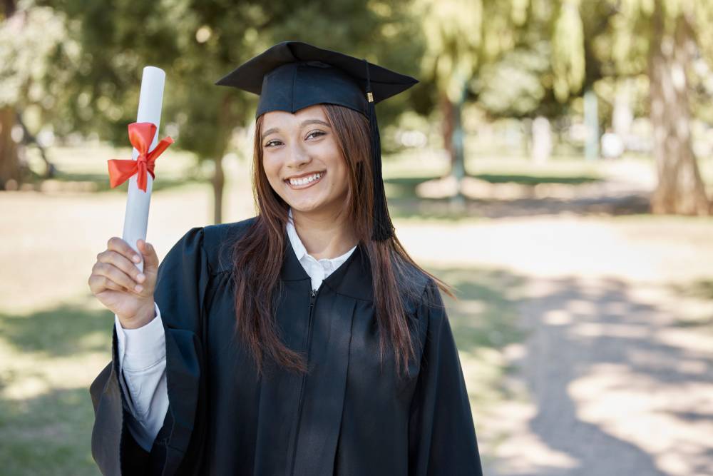 Online diploma courses in Singapore for working adults